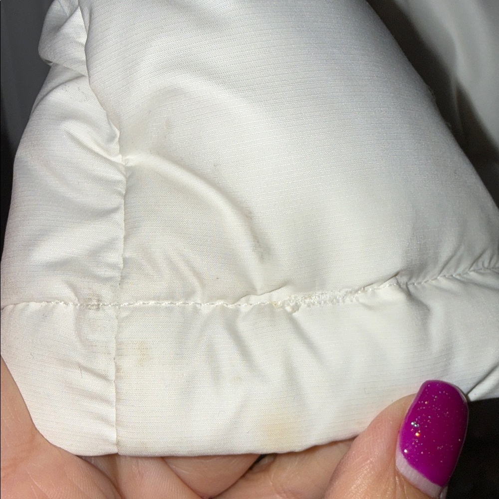 The North Face Women's Ivory Puffer Vest - Size XL - Picture 4 of 7